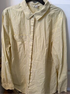 Cato ladies size xl  Yellow Striped Button-Down Shirt